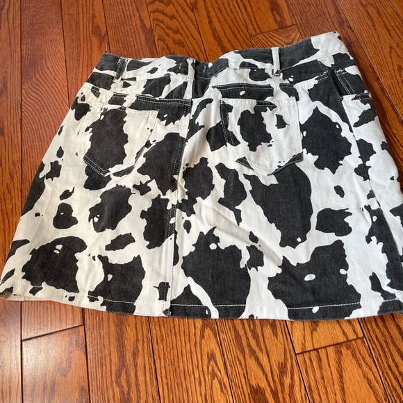mini skirt Black /white from Vestique - Picture 1 of 7